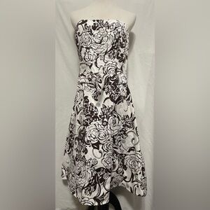 B. Smart Women’s Dress Strapless White with Brown Design Size M/L